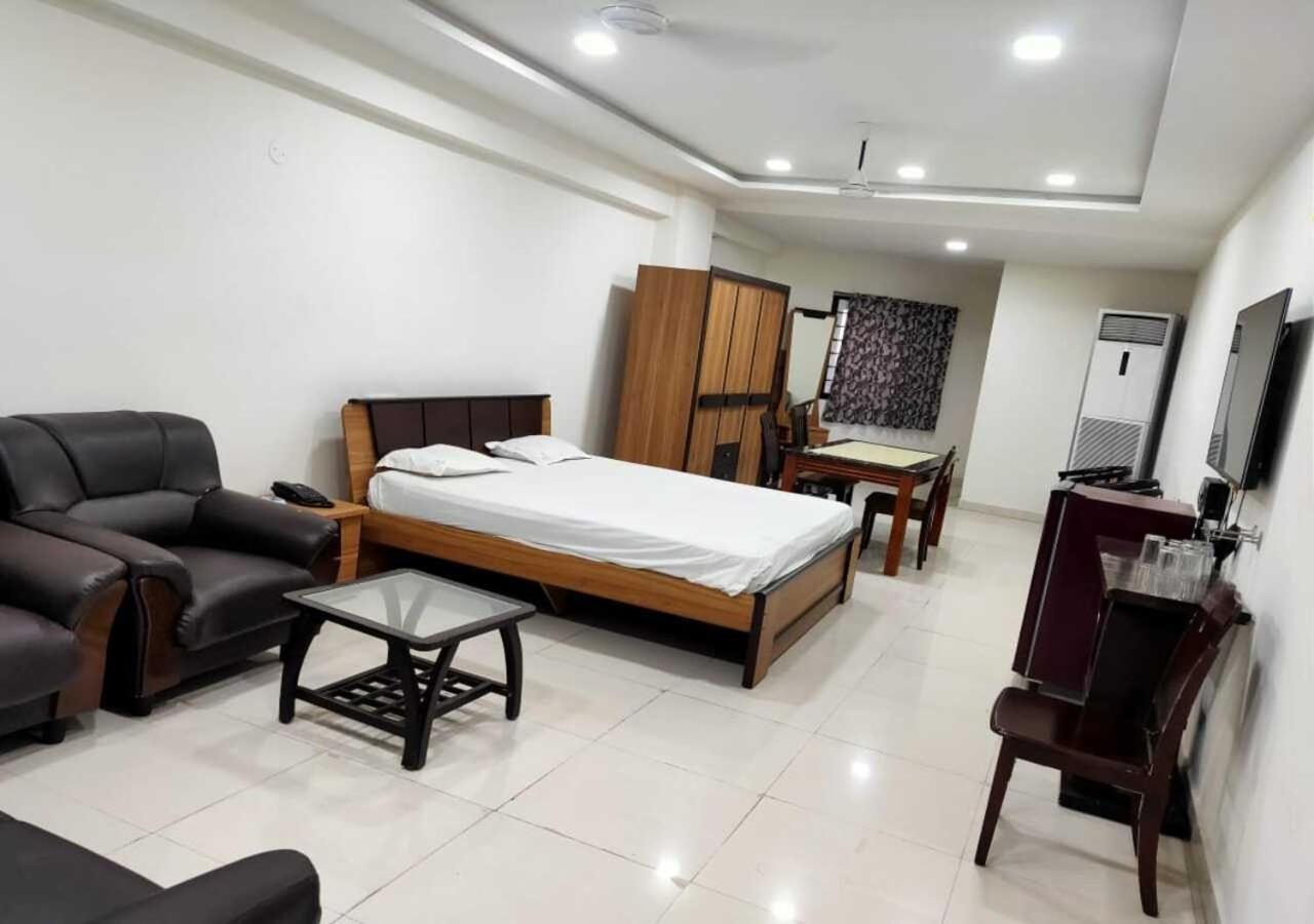Hotel Santoshi Hometel Raichur Экстерьер фото