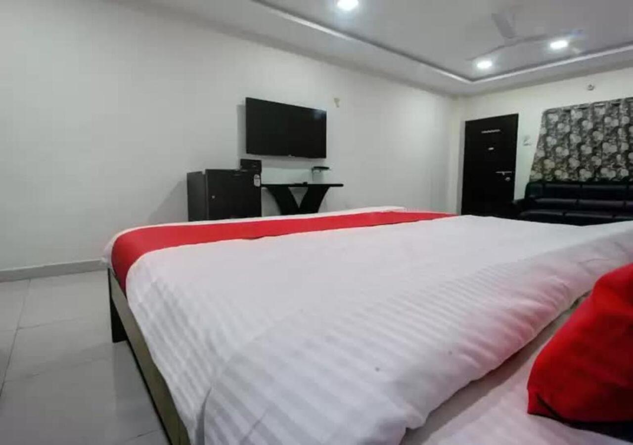 Hotel Santoshi Hometel Raichur Экстерьер фото