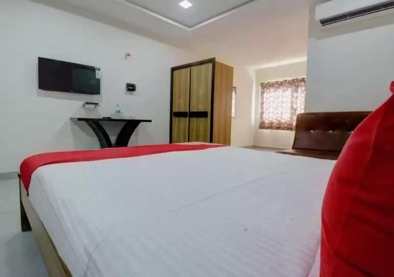 Hotel Santoshi Hometel Raichur Экстерьер фото