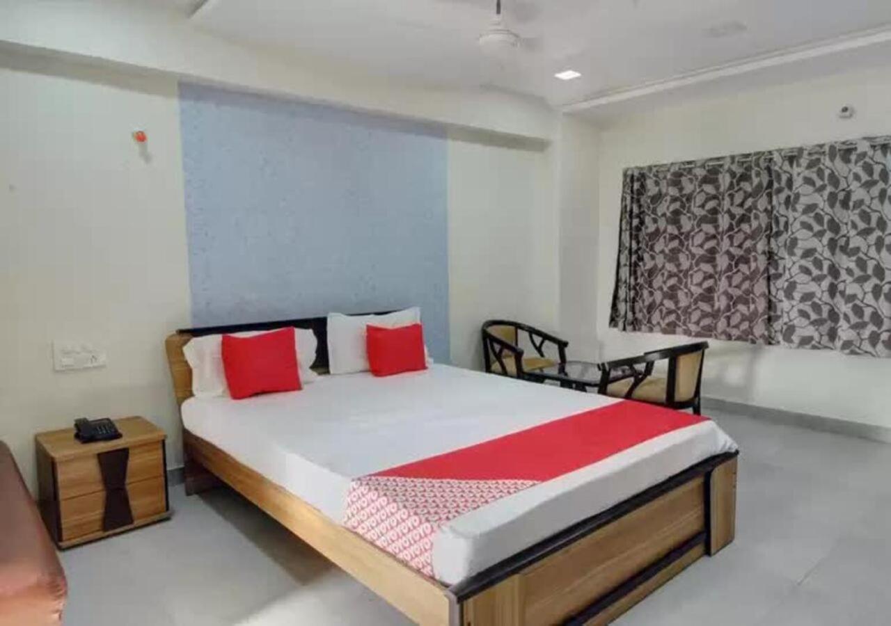 Hotel Santoshi Hometel Raichur Экстерьер фото
