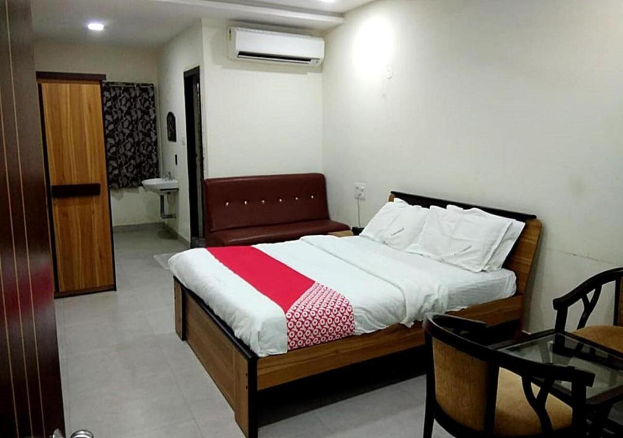 Hotel Santoshi Hometel Raichur Экстерьер фото